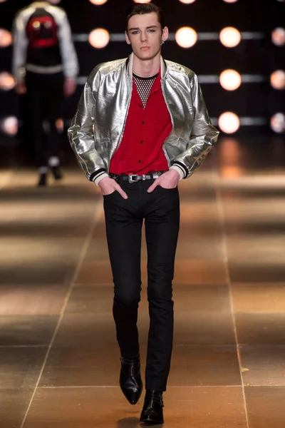 Look 27
